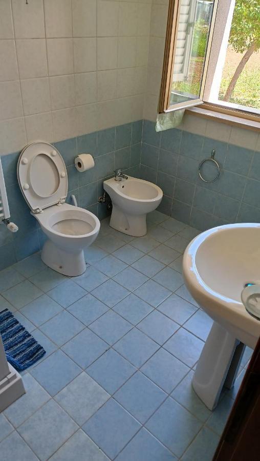 Marco - Camere Con Bagno Privato Vicino Al Centro Foligno Exterior foto